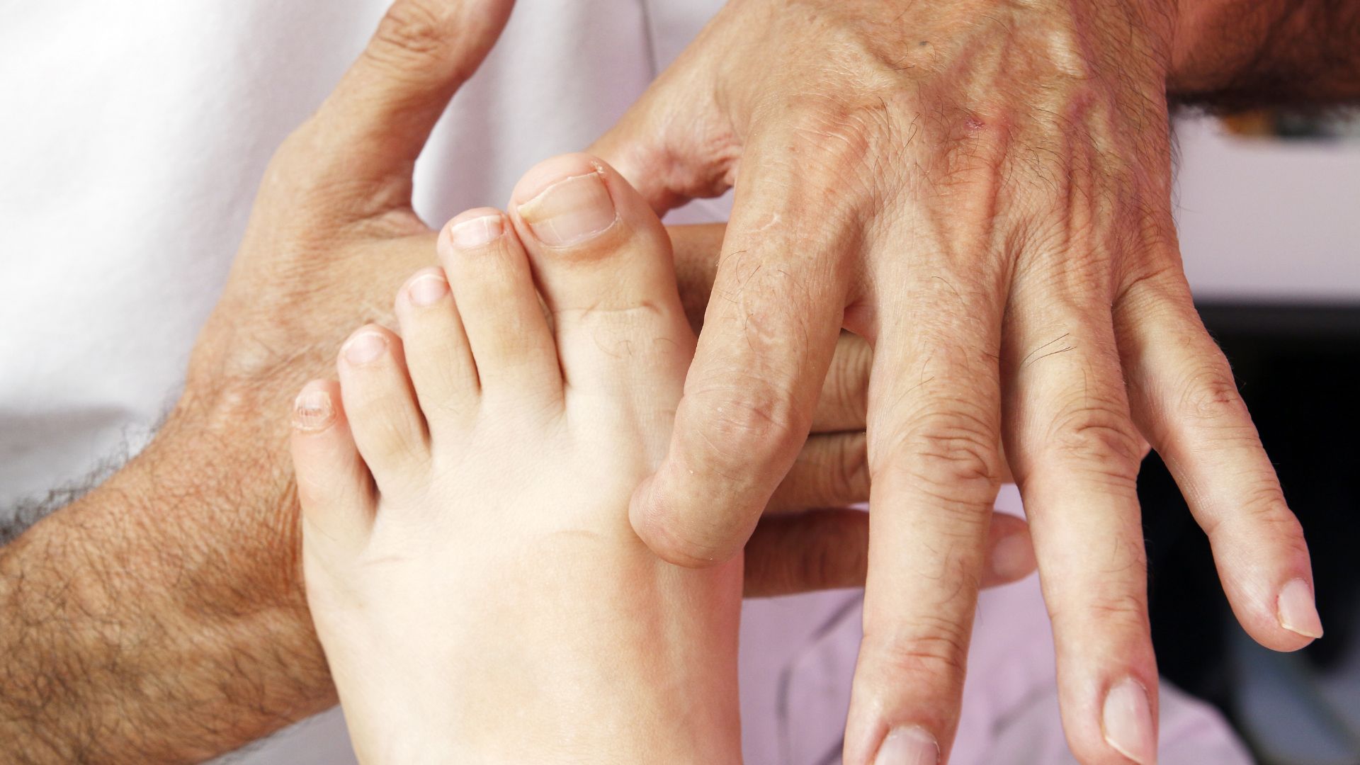 ¿Estresado? Prueba la Reflexología para Aliviar la Tensión en tus Pies