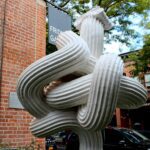 De la basura al arte: conoce a los artistas que están cambiando el mundo con sus obras recicladas